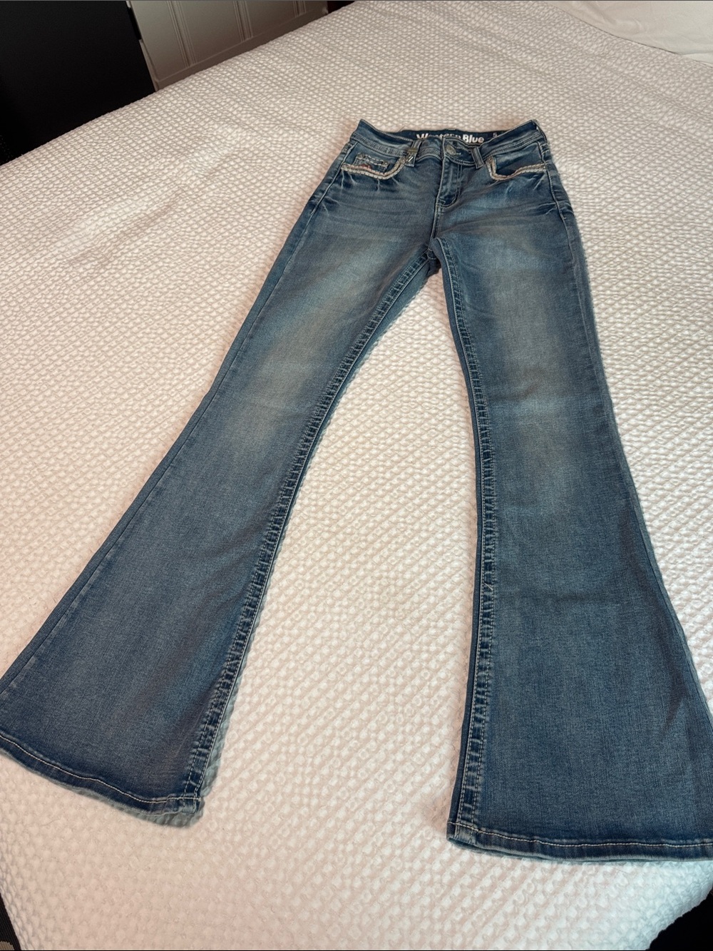 Women’s Medium Blue Flare Jeans — Stylish Wide Leg